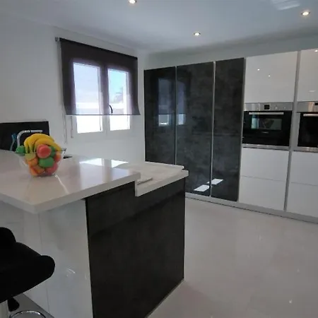 Puerto Del Carmen Sleeps 9 With Pool Air Con And Wifi Villa
