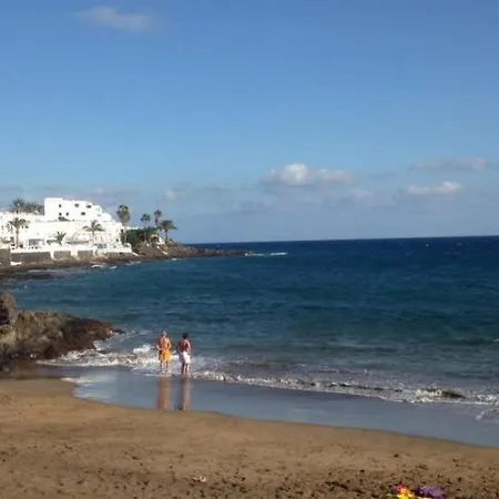 Villa Puerto Del Carmen Sleeps 9 With Pool Air Con And Wifi *