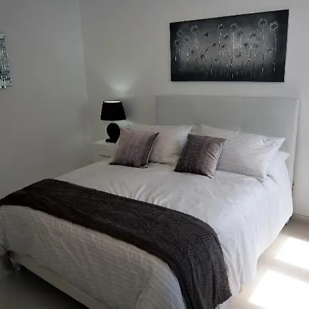 Puerto Del Carmen Sleeps 9 With Pool Air Con And Wifi Vila *
